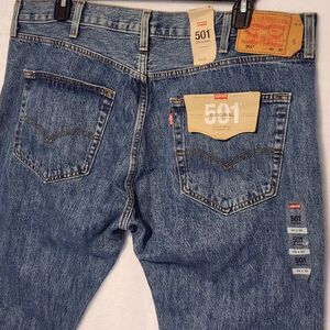 NWT Levi's 501 Men’s 40x32 Medium Stonewash Original Button Fly Jeans 2019